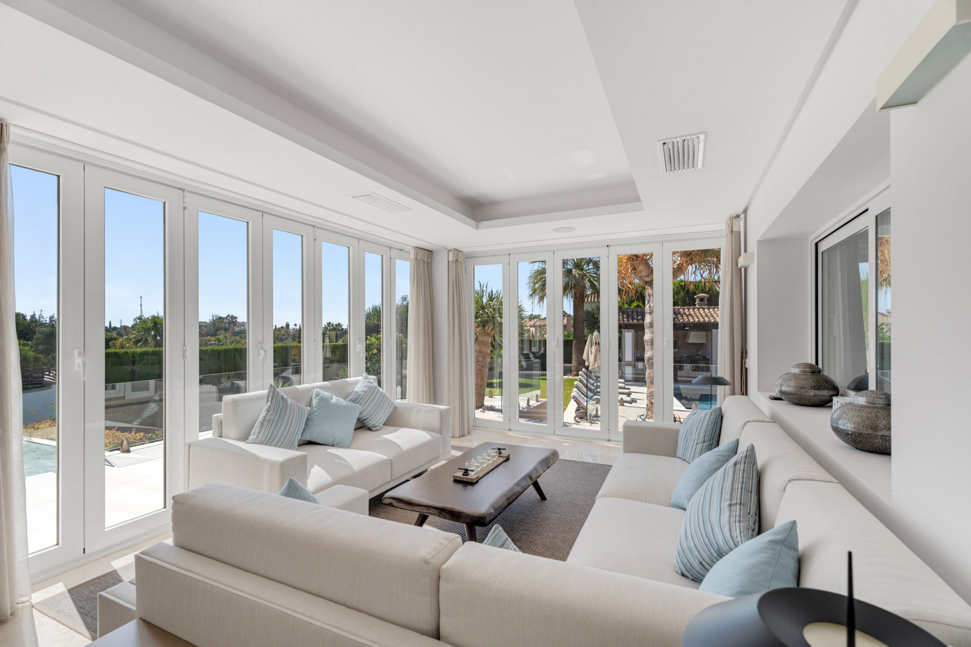 Image {index}: detached villa For sale, Nueva Andalucía, €3,650,000 [HFMs683590]