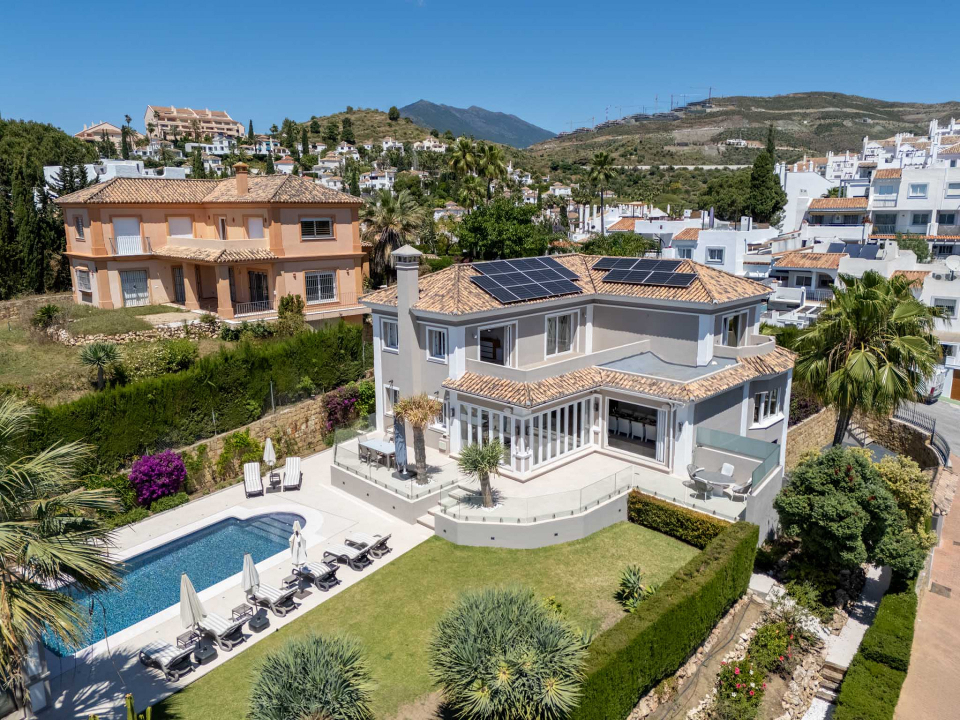 Image {index}: detached villa For sale, Nueva Andalucía, €3,650,000 [HFMs683590]