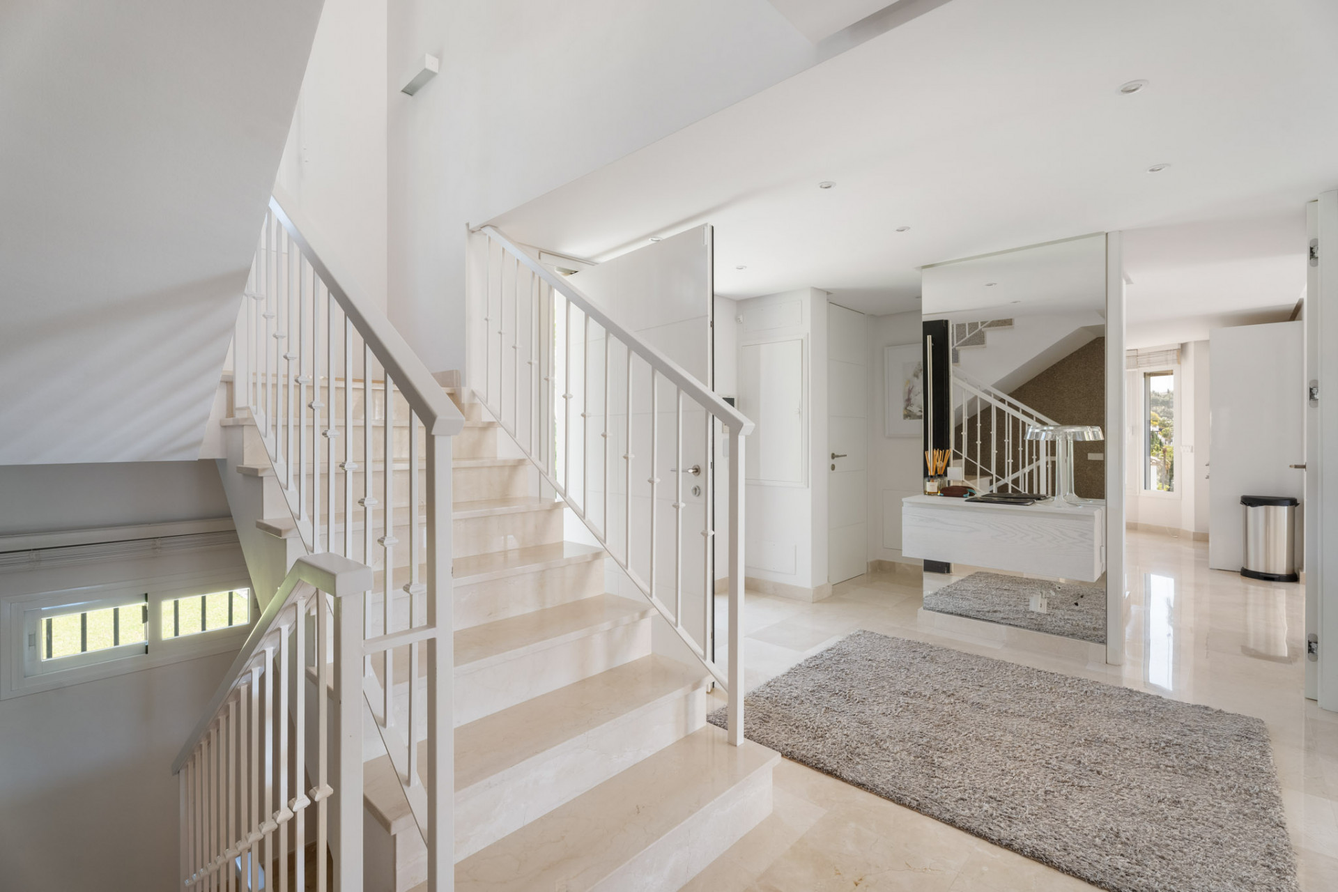 Image {index}: detached villa For sale, Nueva Andalucía, €3,650,000 [HFMs683590]