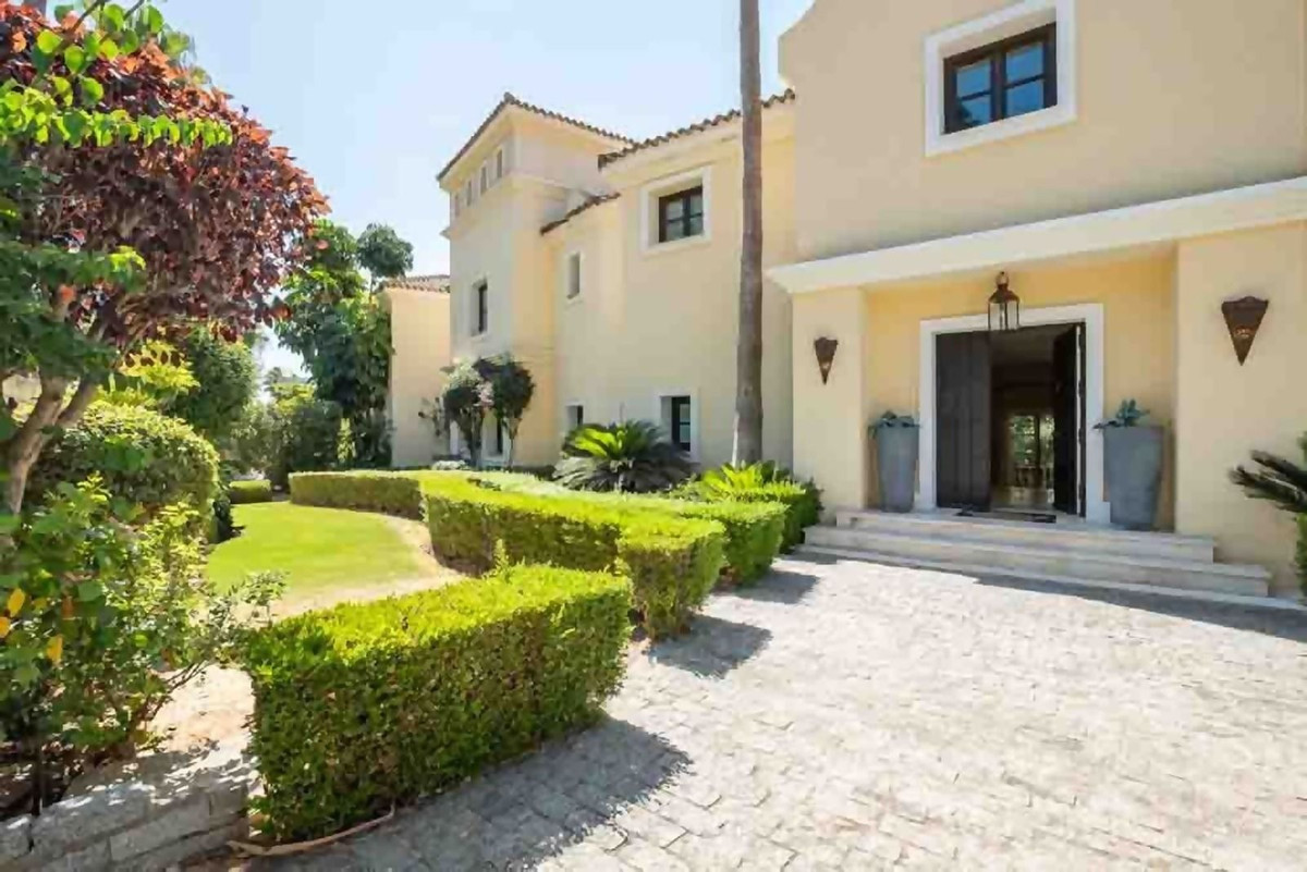 Image 22: Detached Villa For sale, sotogrande, €1,924,000 [HFMs727187]