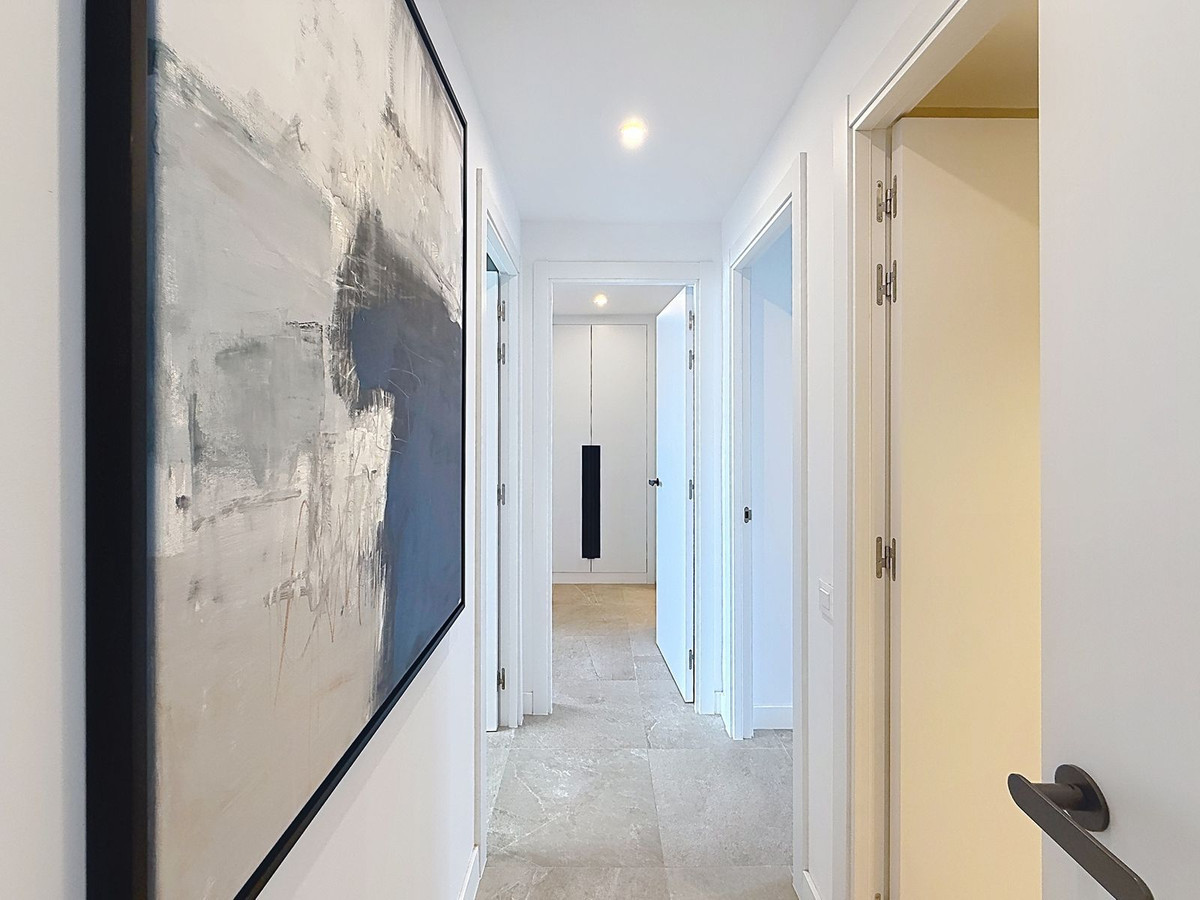 Image 18: Penthouse Duplex For sale, Estepona, €1,390,000 [HFMs724398]