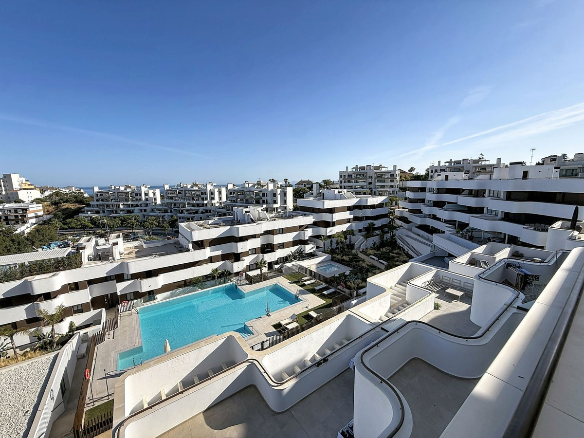 Image 29: Penthouse Duplex For sale, Estepona, €1,390,000 [HFMs724398]