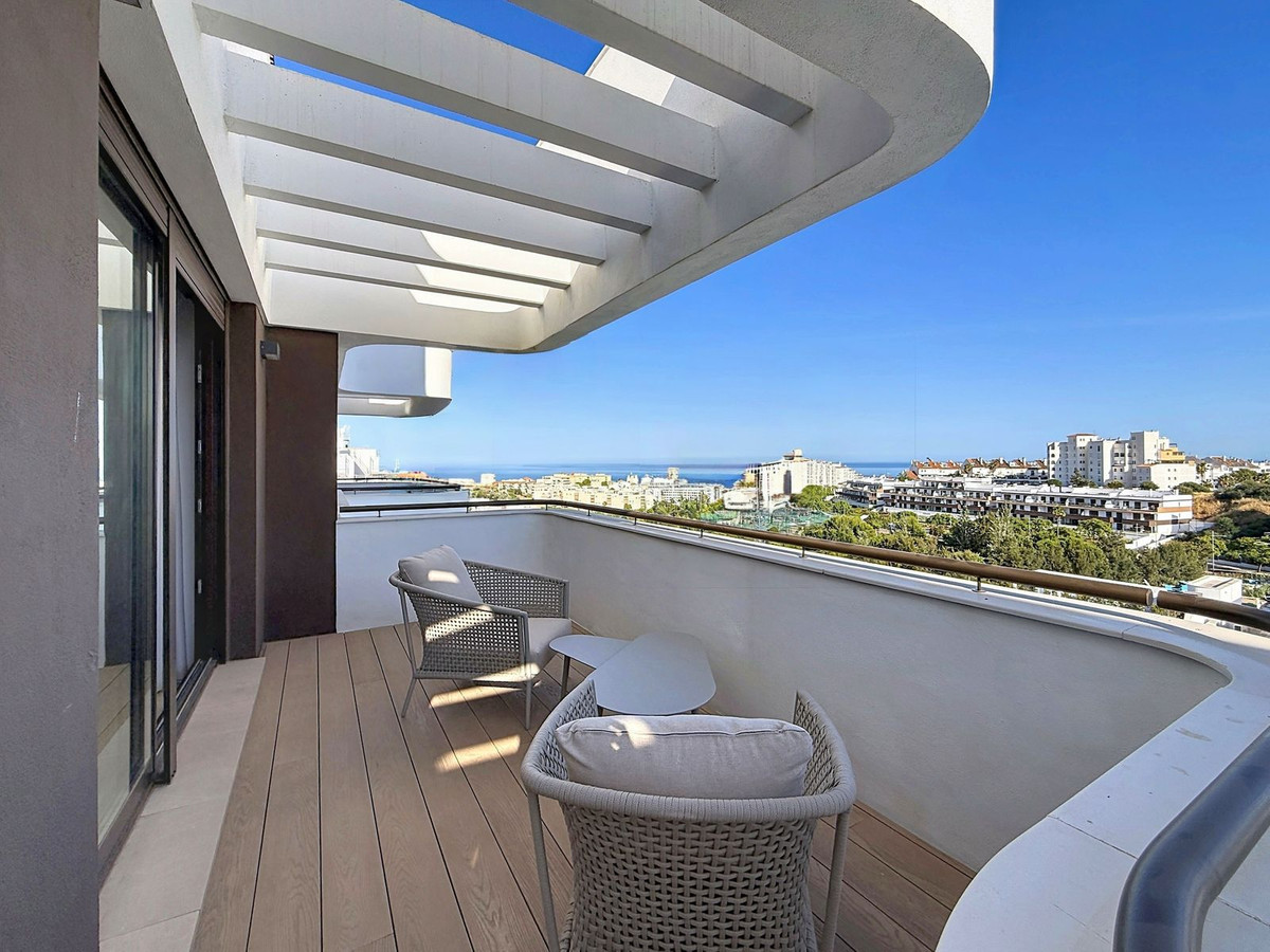 Image 4: Penthouse Duplex For sale, Estepona, €1,390,000 [HFMs724398]