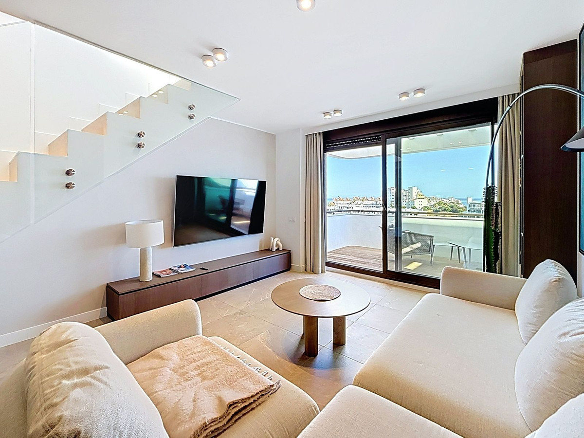Image 7: Penthouse Duplex For sale, Estepona, €1,390,000 [HFMs724398]