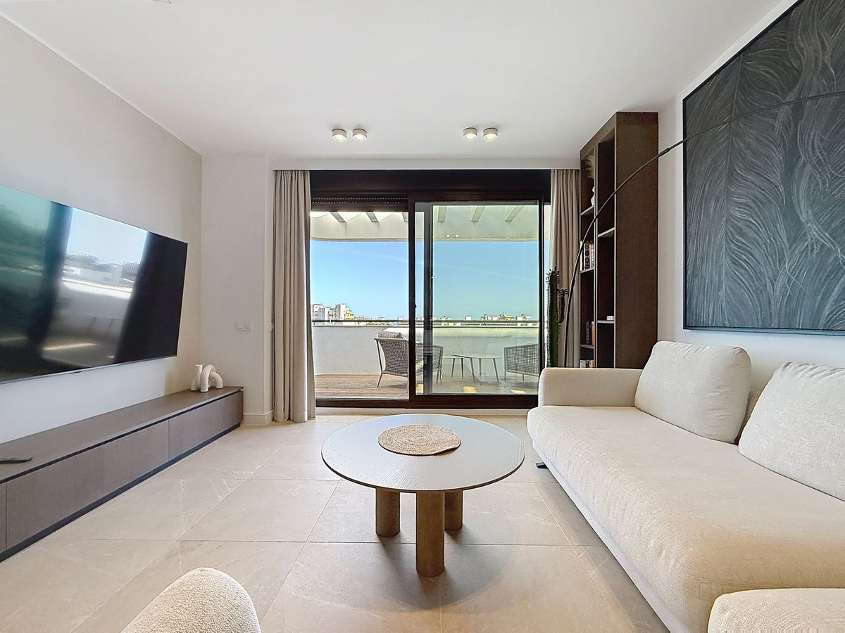 Image 6: Penthouse Duplex For sale, Estepona, €1,390,000 [HFMs724398]