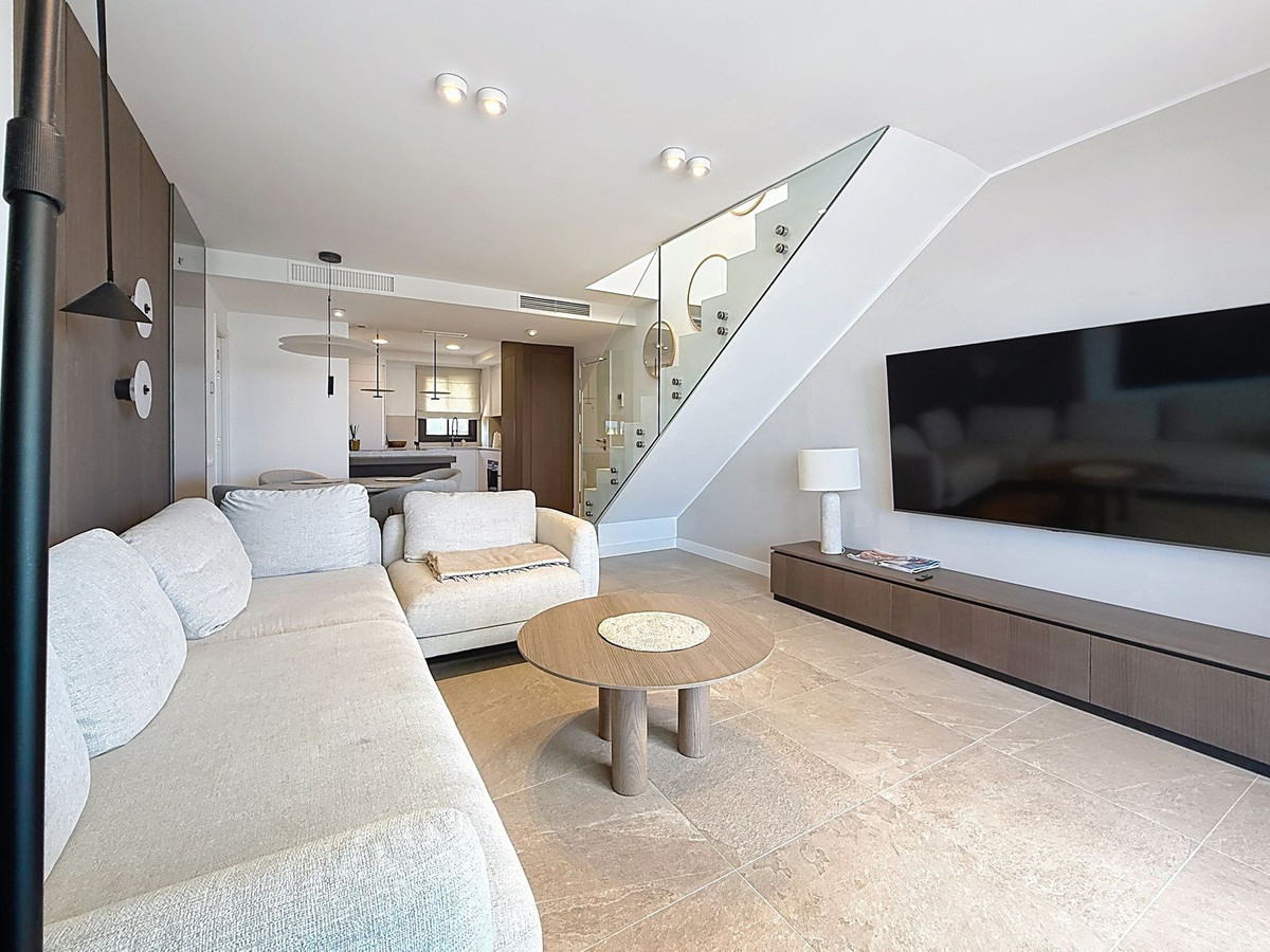 Image 10: Penthouse Duplex For sale, Estepona, €1,390,000 [HFMs724398]