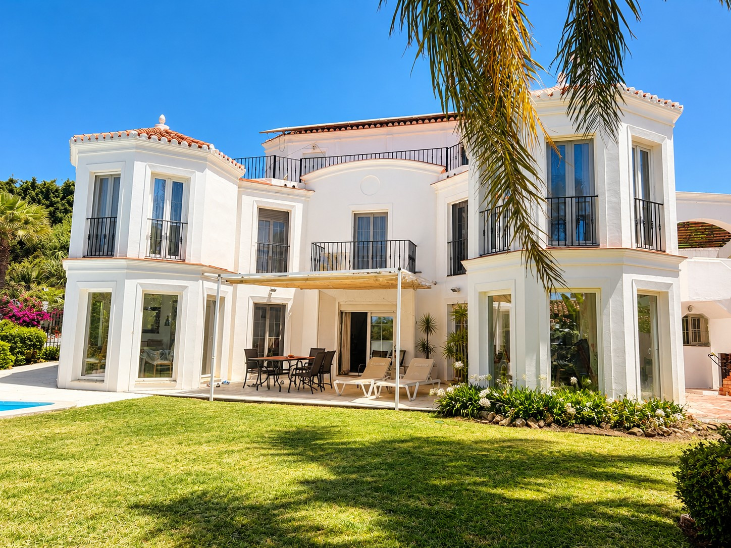 Image 1: Detached Villa For sale, Estepona, €1,995,000 [HFMs724000]