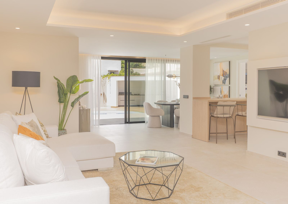 Image 18: Detached Villa For sale, Estepona, €2,650,000 [HFMs722973]