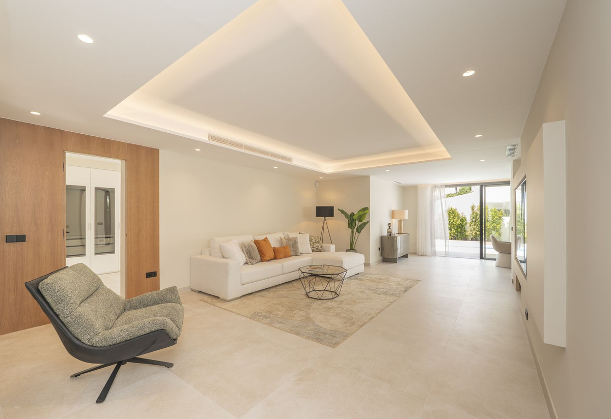 Image 9: Detached Villa For sale, Estepona, €2,650,000 [HFMs722973]
