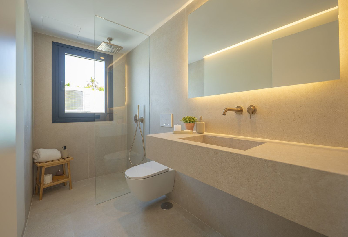 Image 29: Detached Villa For sale, Estepona, €2,650,000 [HFMs722973]