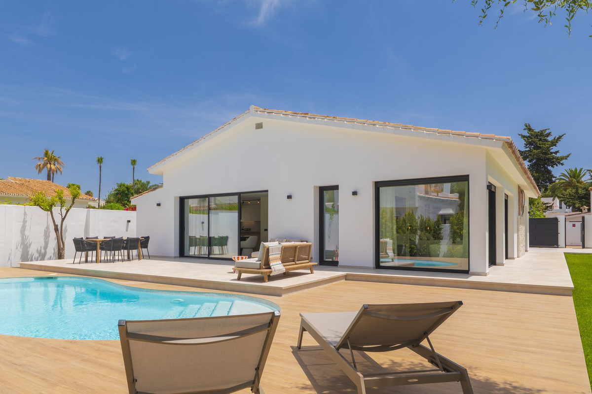 Image 39: Detached Villa For sale, Estepona, €2,650,000 [HFMs722973]
