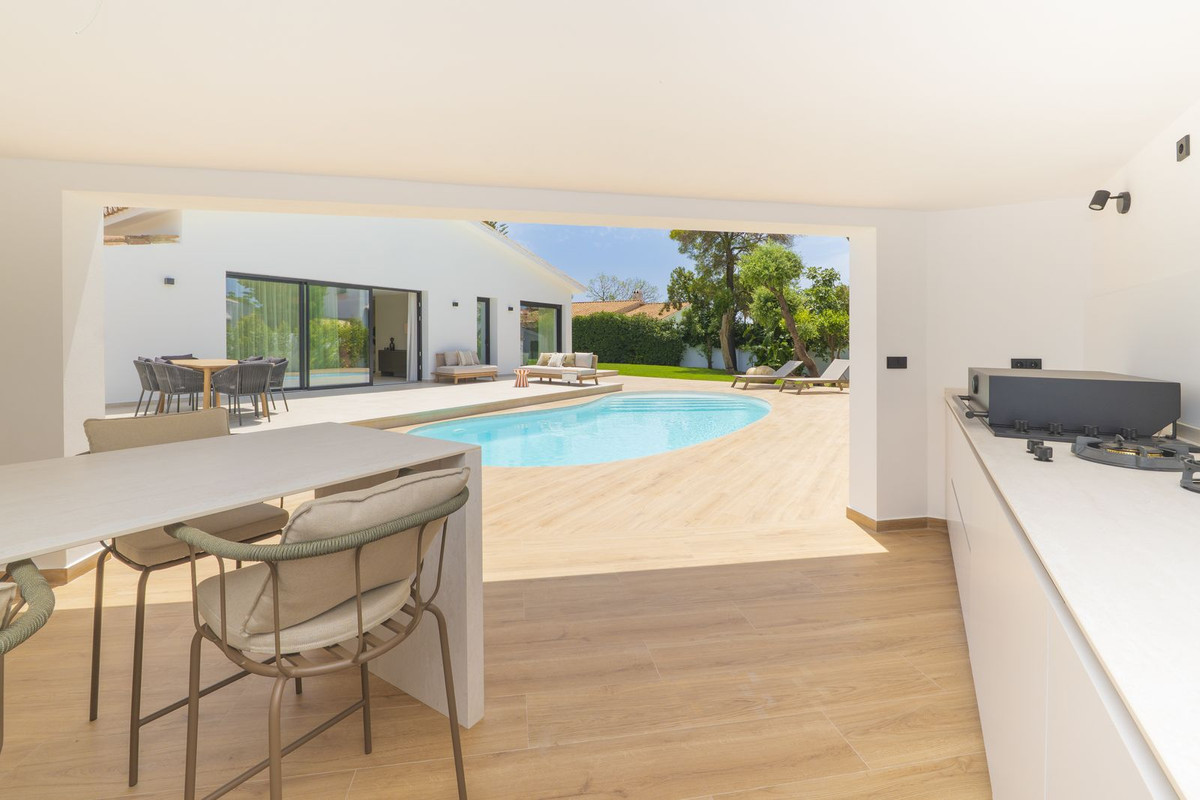 Image 7: Detached Villa For sale, Estepona, €2,650,000 [HFMs722973]