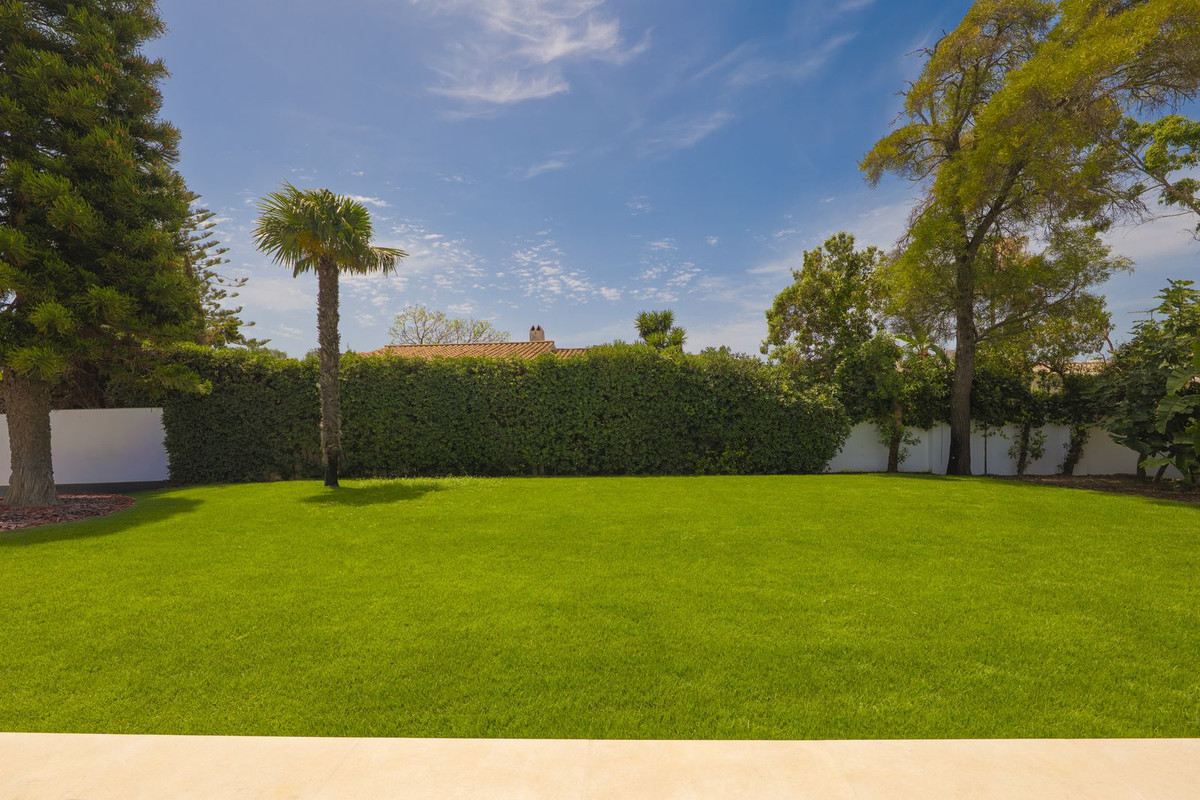 Image 43: Detached Villa For sale, Estepona, €2,650,000 [HFMs722973]