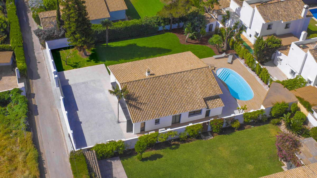 Image 44: Detached Villa For sale, Estepona, €2,650,000 [HFMs722973]