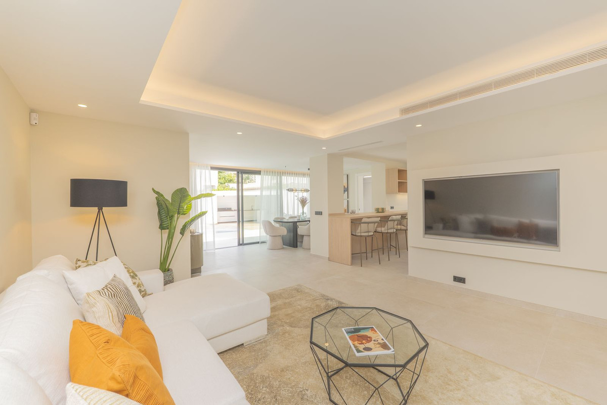 Image 10: Detached Villa For sale, Estepona, €2,650,000 [HFMs722973]