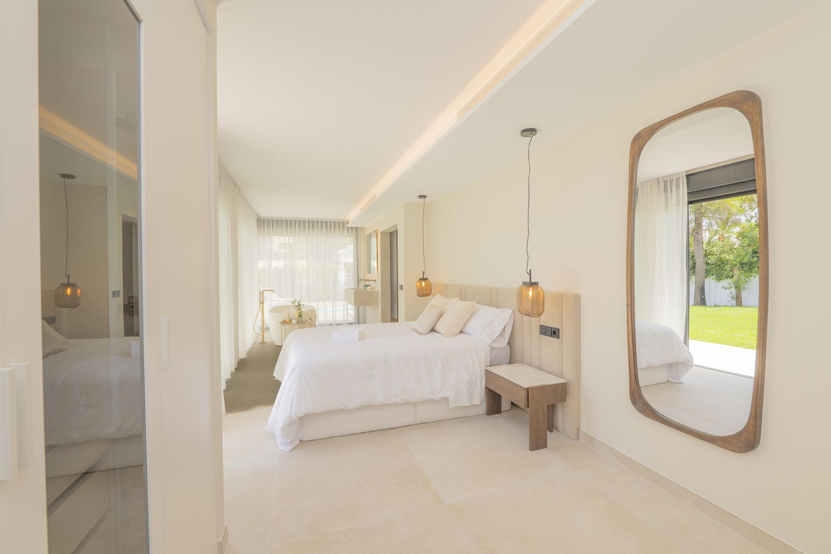 Image 28: Detached Villa For sale, Estepona, €2,650,000 [HFMs722973]