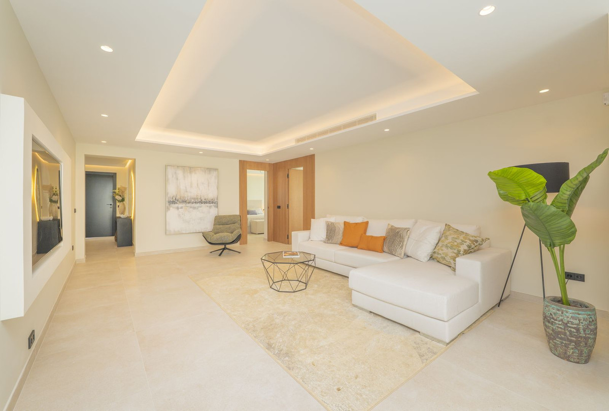 Image 12: Detached Villa For sale, Estepona, €2,650,000 [HFMs722973]