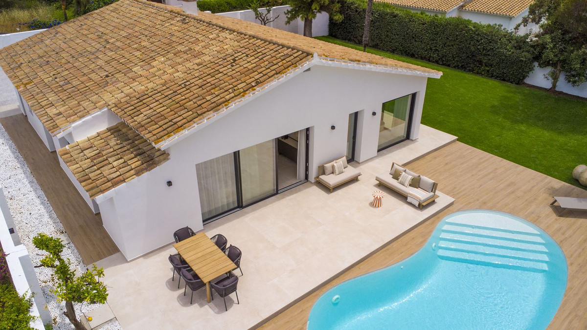 Image 38: Detached Villa For sale, Estepona, €2,650,000 [HFMs722973]