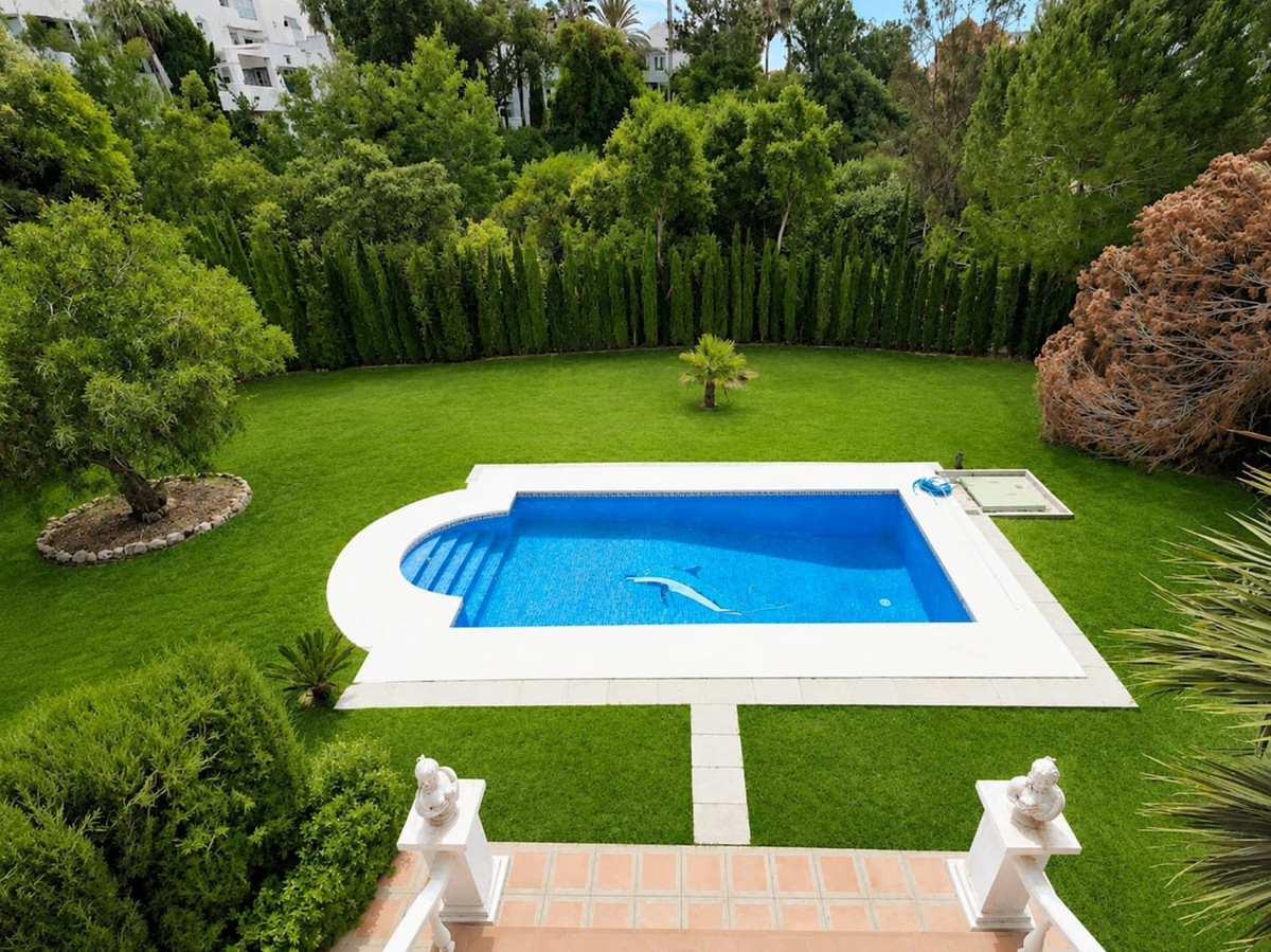 Image 2: Detached Villa For sale, Marbella, €1,600,000 [HFMs721480]