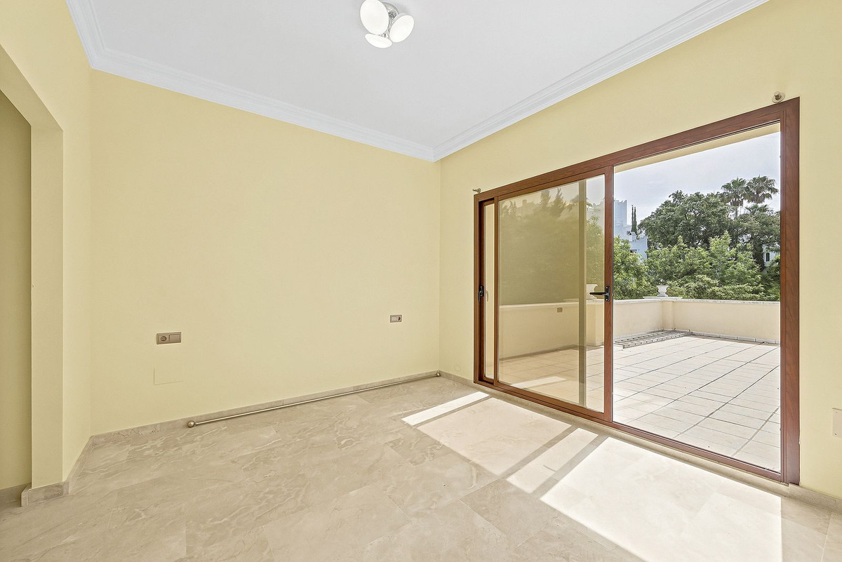 Image 10: Detached Villa For sale, Marbella, €1,600,000 [HFMs721480]