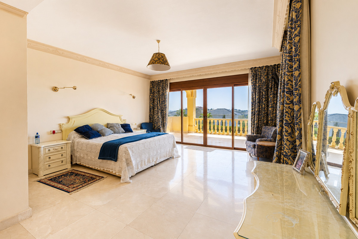 Image 22: Detached Villa For sale, Benahavís, €2,400,000 [HFMs721504]