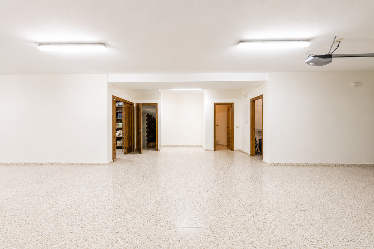 Image 31: Detached Villa For sale, Benahavís, €2,400,000 [HFMs721504]