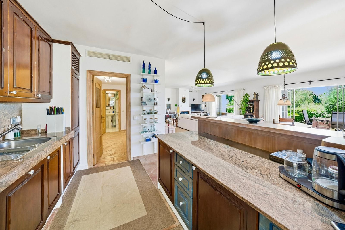Image 11: Detached Villa For sale, Benahavís, €1,190,000 [HFMs721321]