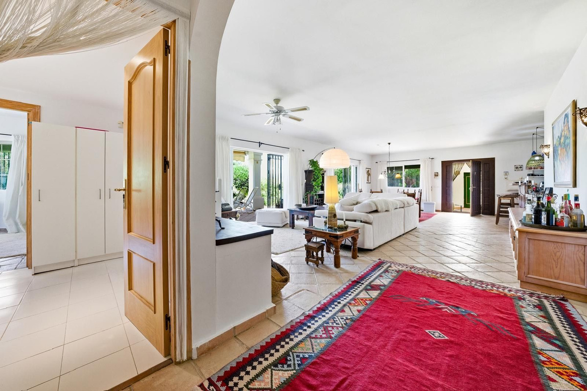 Image 15: Detached Villa For sale, Benahavís, €1,190,000 [HFMs721321]