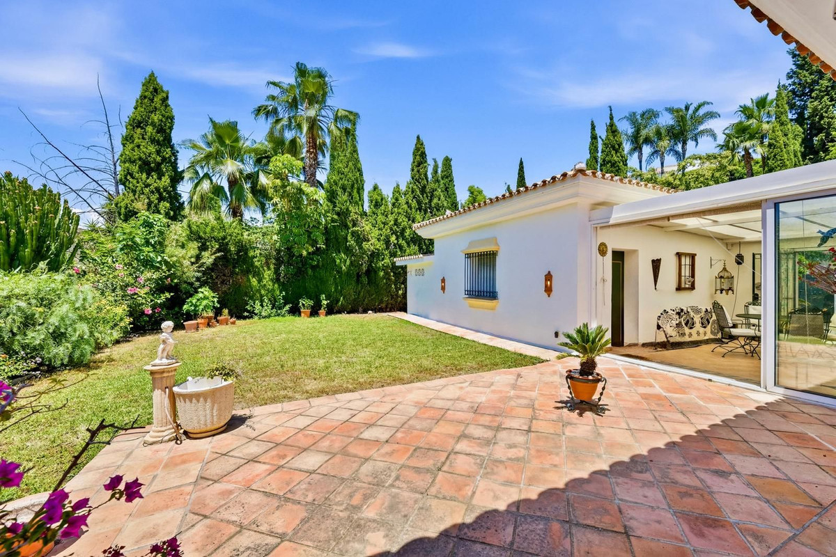 Image 32: Detached Villa For sale, Benahavís, €1,190,000 [HFMs721321]