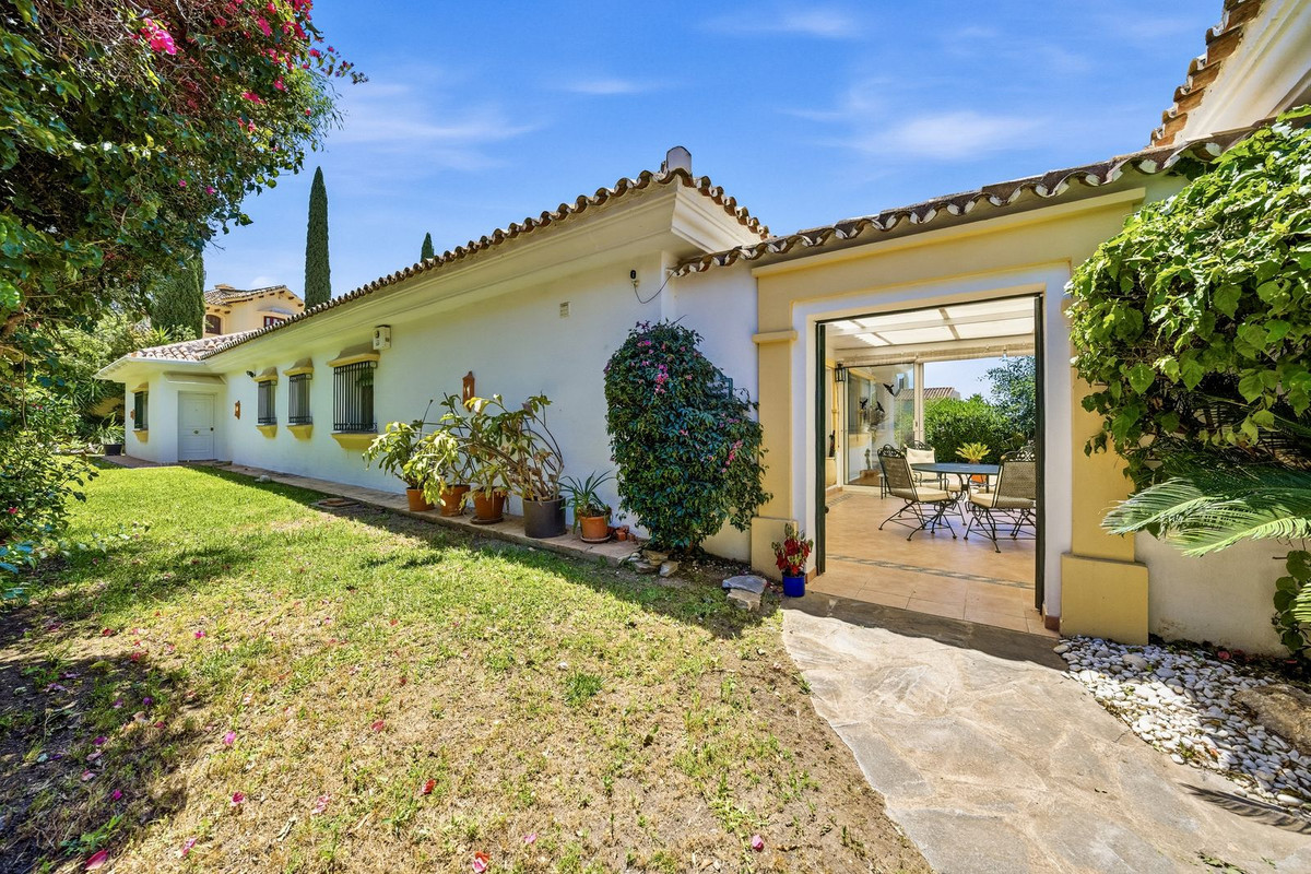 Image 35: Detached Villa For sale, Benahavís, €1,190,000 [HFMs721321]