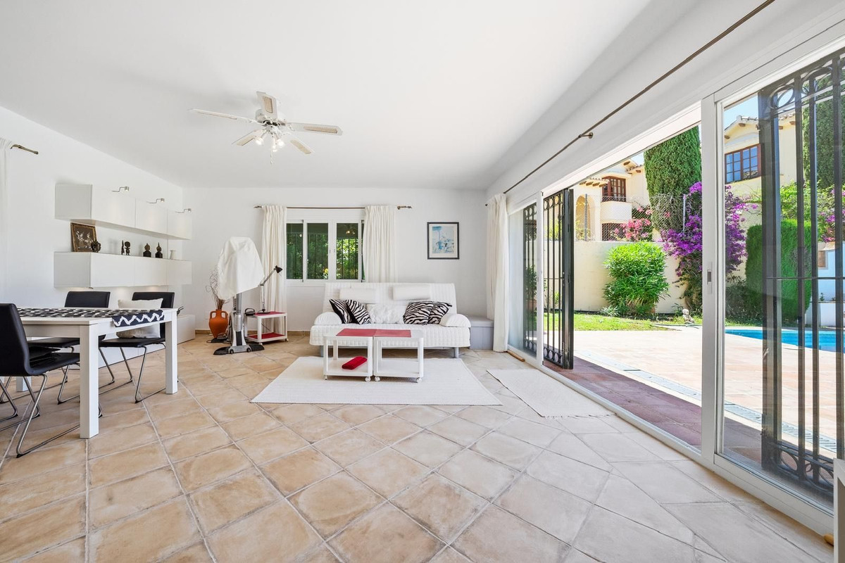 Image 8: Detached Villa For sale, Benahavís, €1,190,000 [HFMs721321]