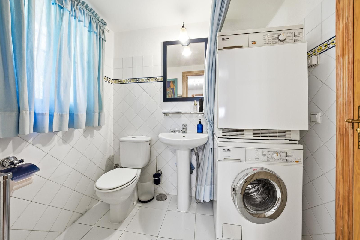 Image 29: Detached Villa For sale, Benahavís, €1,190,000 [HFMs721321]