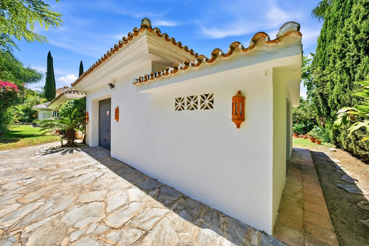 Image 38: Detached Villa For sale, Benahavís, €1,190,000 [HFMs721321]