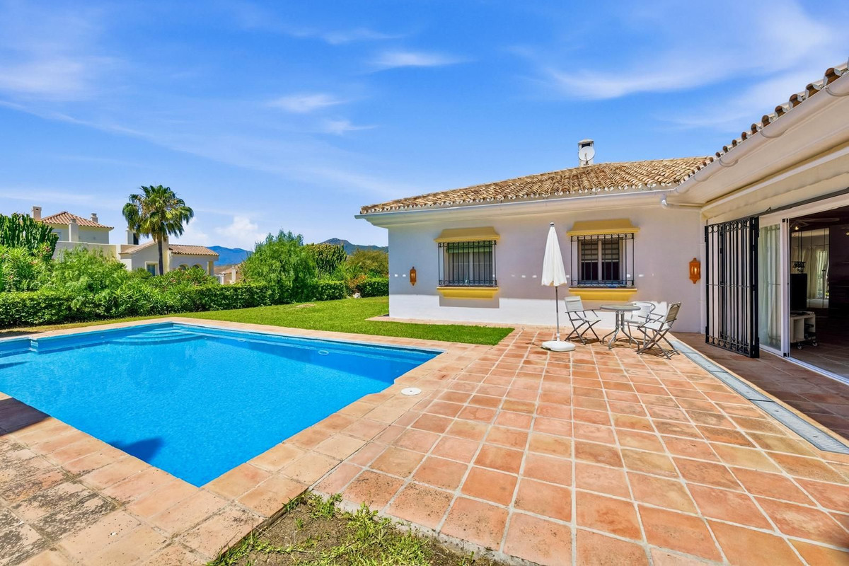 Image 2: Detached Villa For sale, Benahavís, €1,190,000 [HFMs721321]