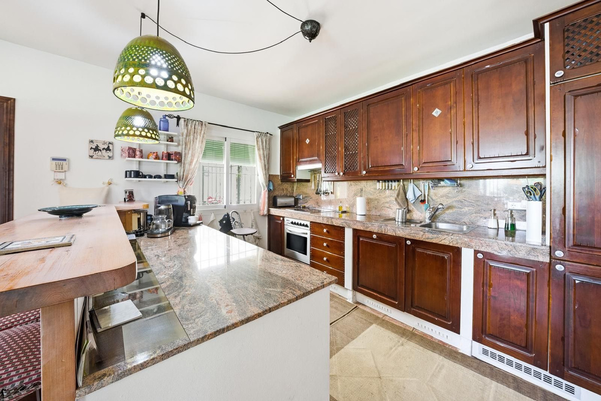 Image 12: Detached Villa For sale, Benahavís, €1,190,000 [HFMs721321]