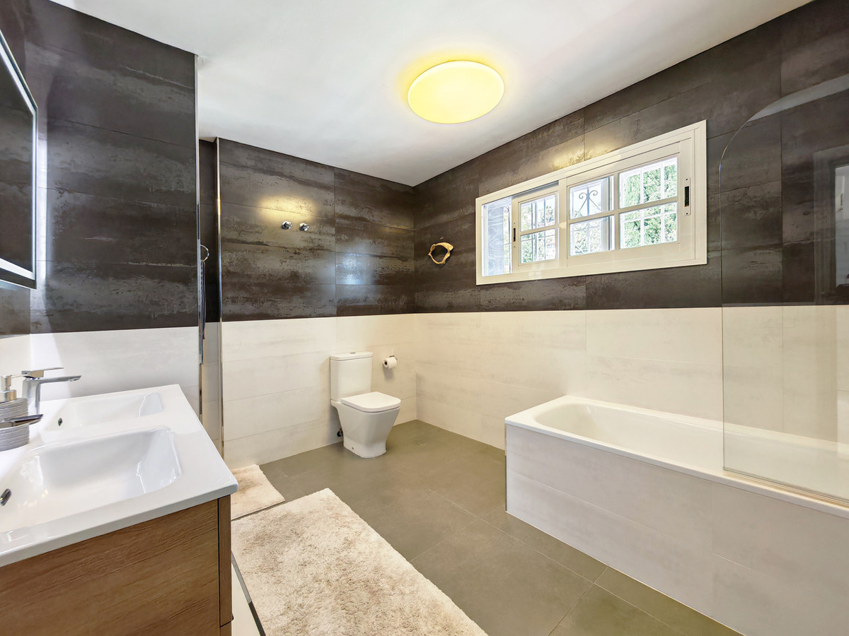 Image 15: Villa - Chalet For sale, Benalmadena, €895,000 [HFMs717919]