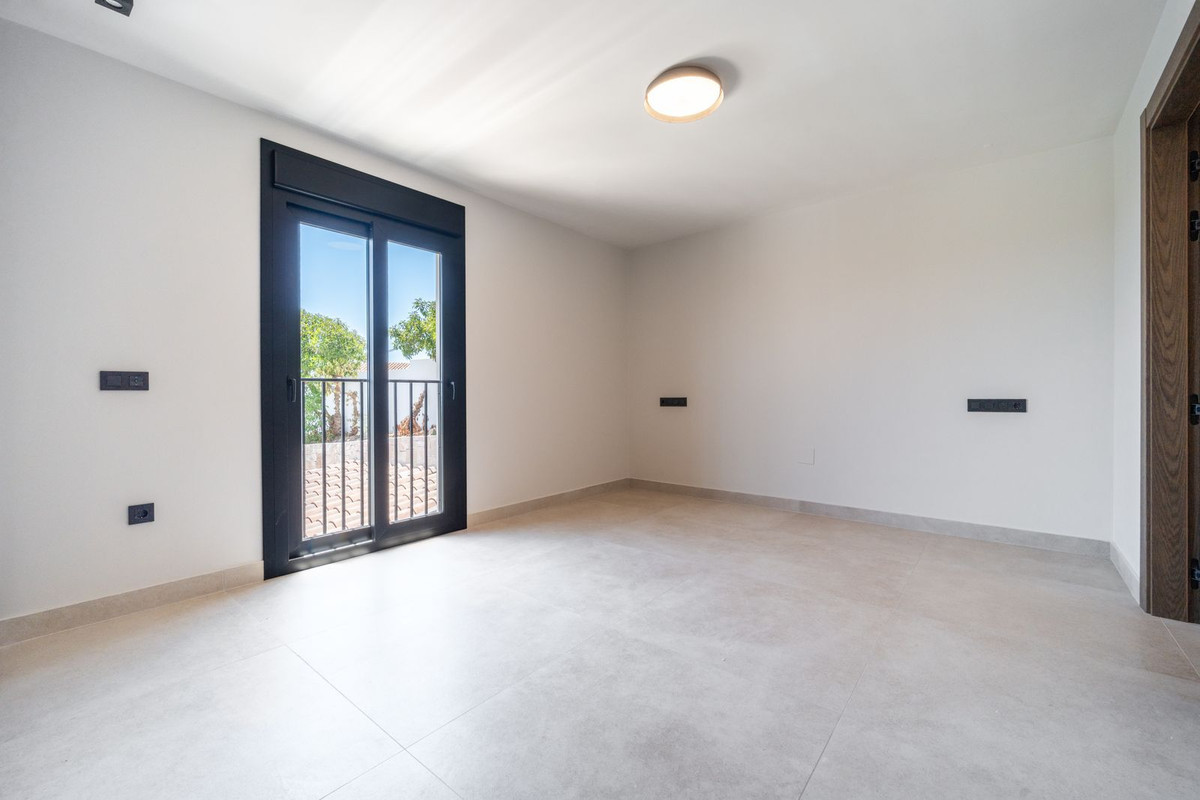 Image 29: Detached Villa For sale, Mijas Costa, €2,195,000 [HFMs713947]
