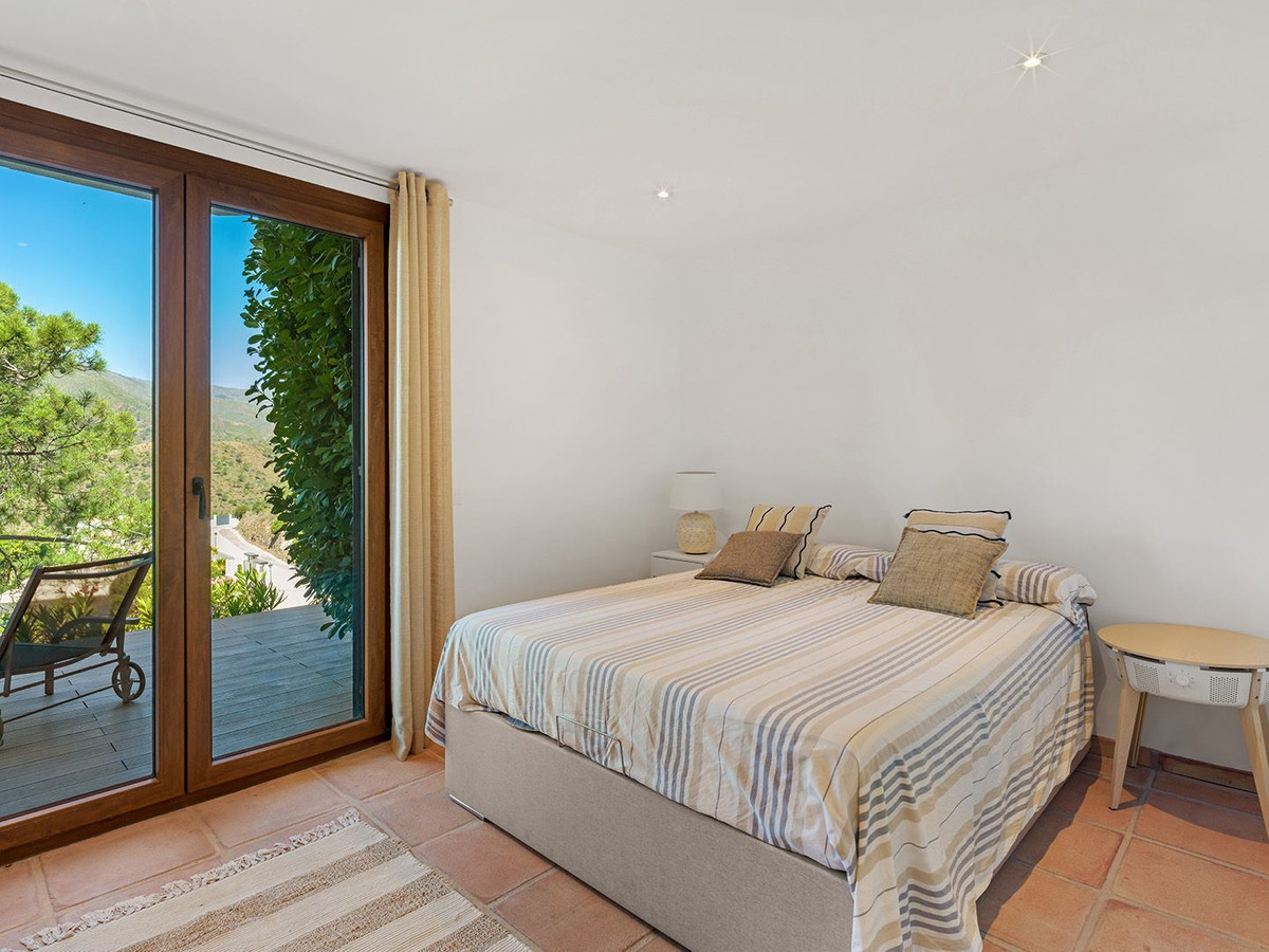 Image 29: Villa - Chalet For sale, Benahavís, €1,795,000 [HFMs711477]