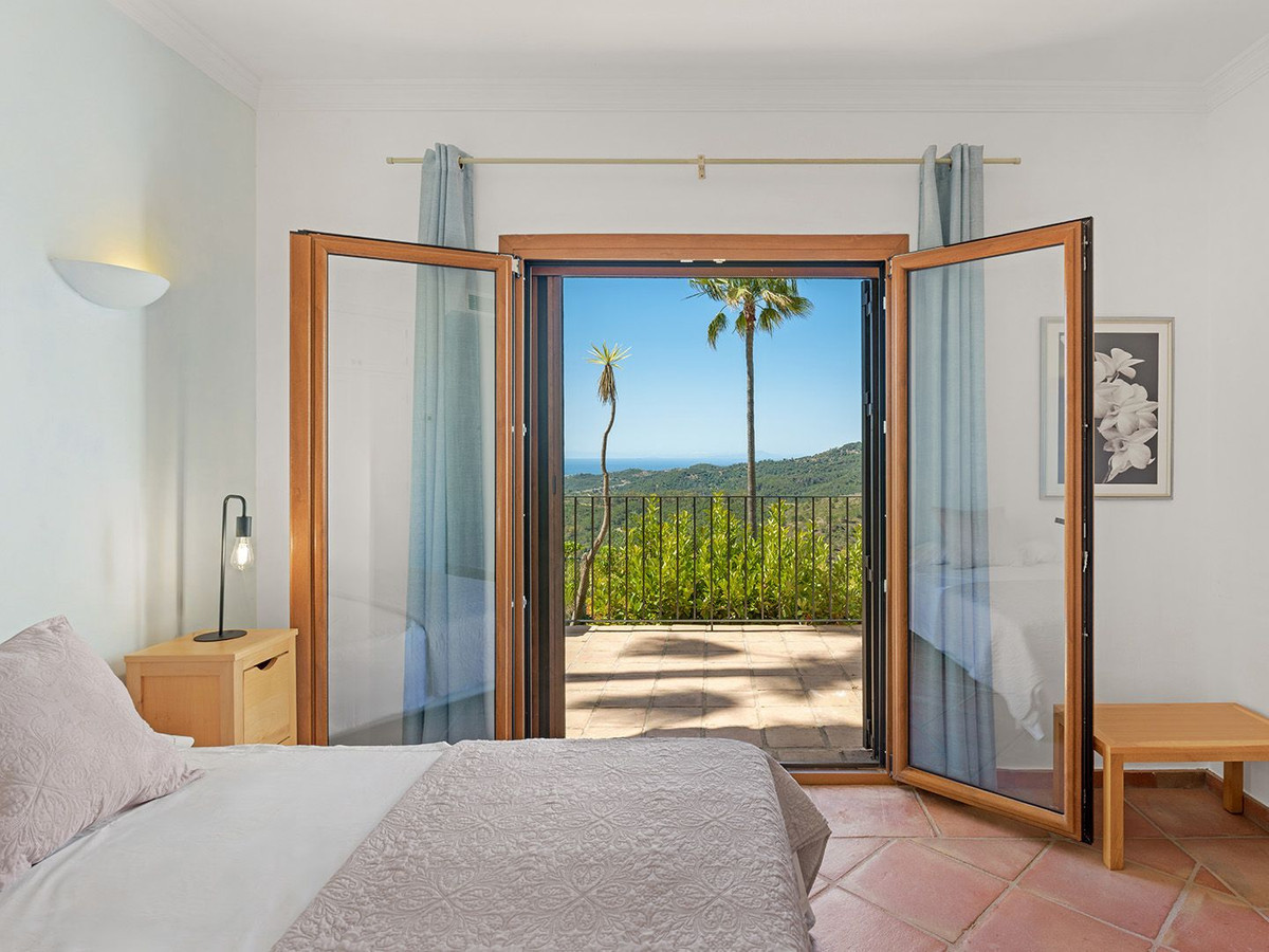 Image 16: Villa - Chalet For sale, Benahavís, €1,795,000 [HFMs711477]
