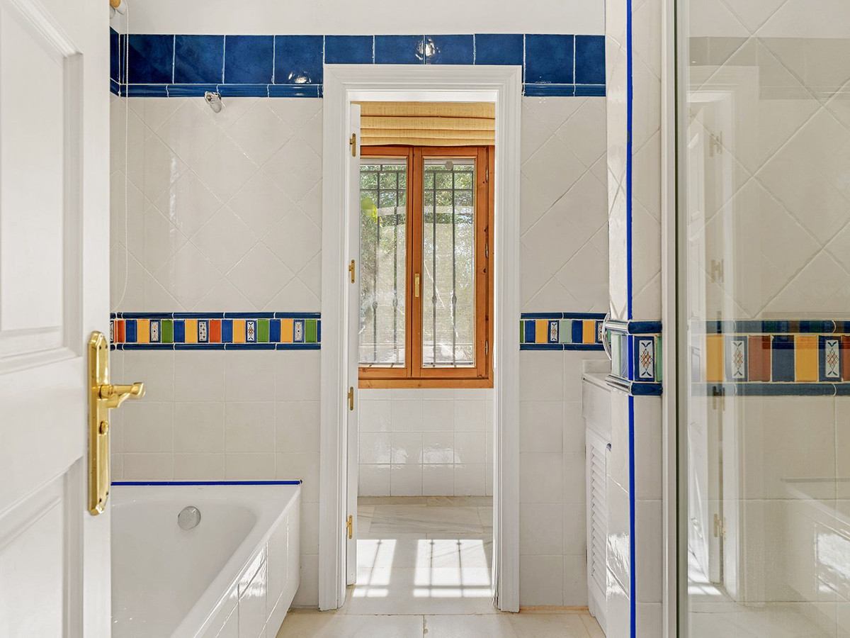 Image 20: Villa - Chalet For sale, Benahavís, €1,795,000 [HFMs711477]