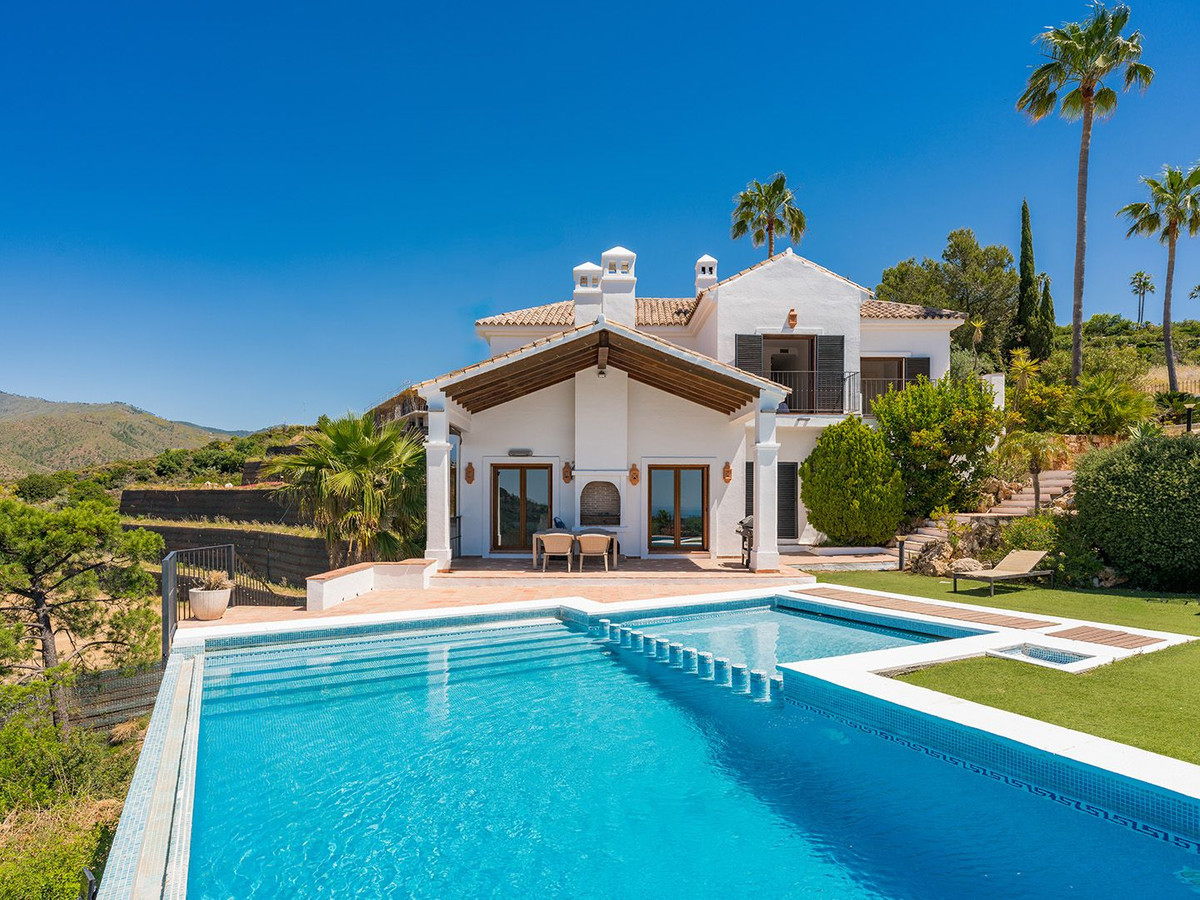 Image 0: Villa - Chalet For sale, Benahavís, €1,795,000 [HFMs711477]
