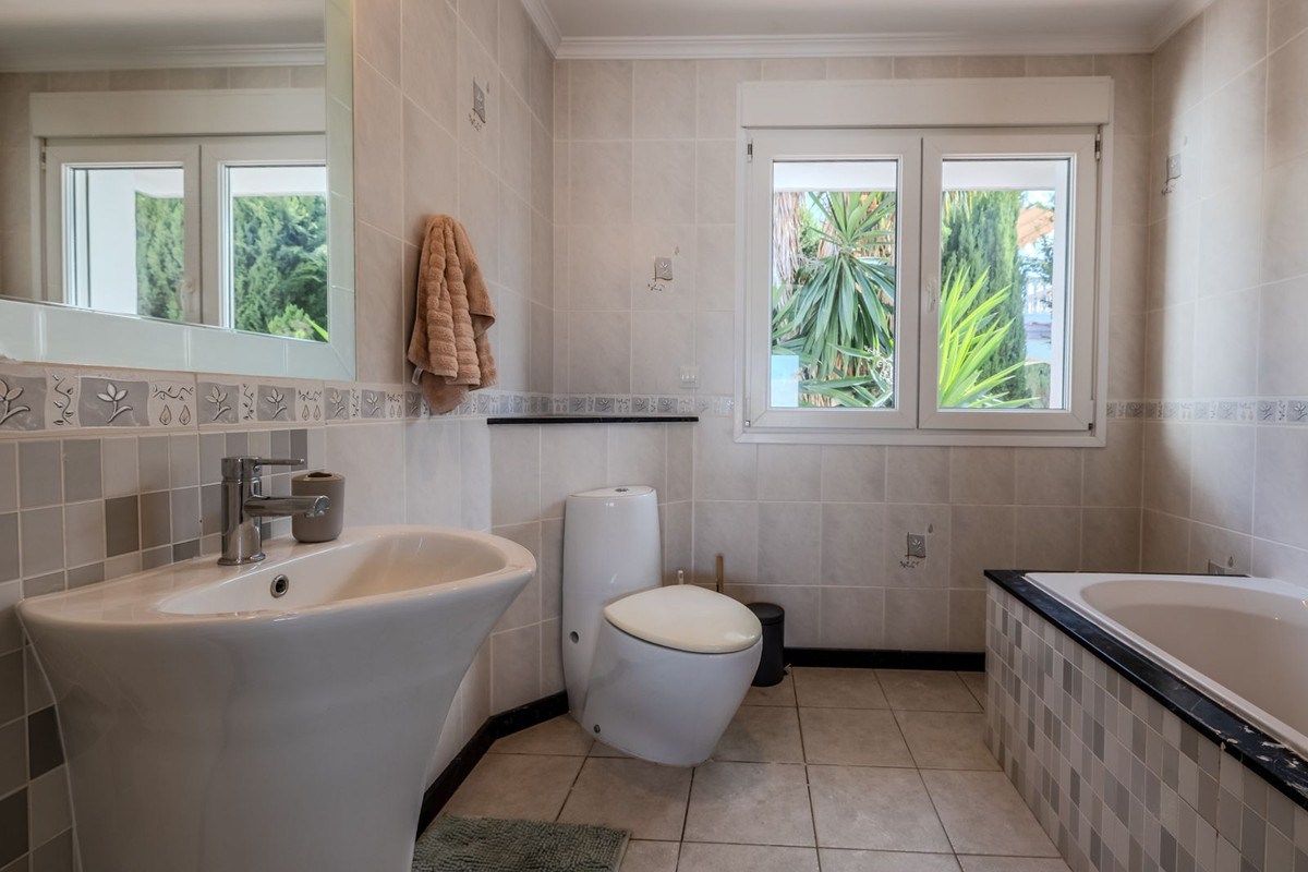 Image 42: Villa - Chalet For sale, Mijas Costa, €1,595,000 [HFMs711479]