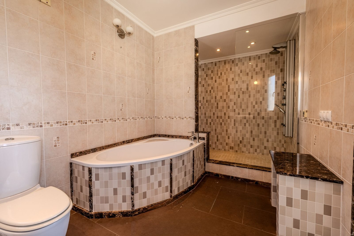Image 26: Villa - Chalet For sale, Mijas Costa, €1,595,000 [HFMs711479]