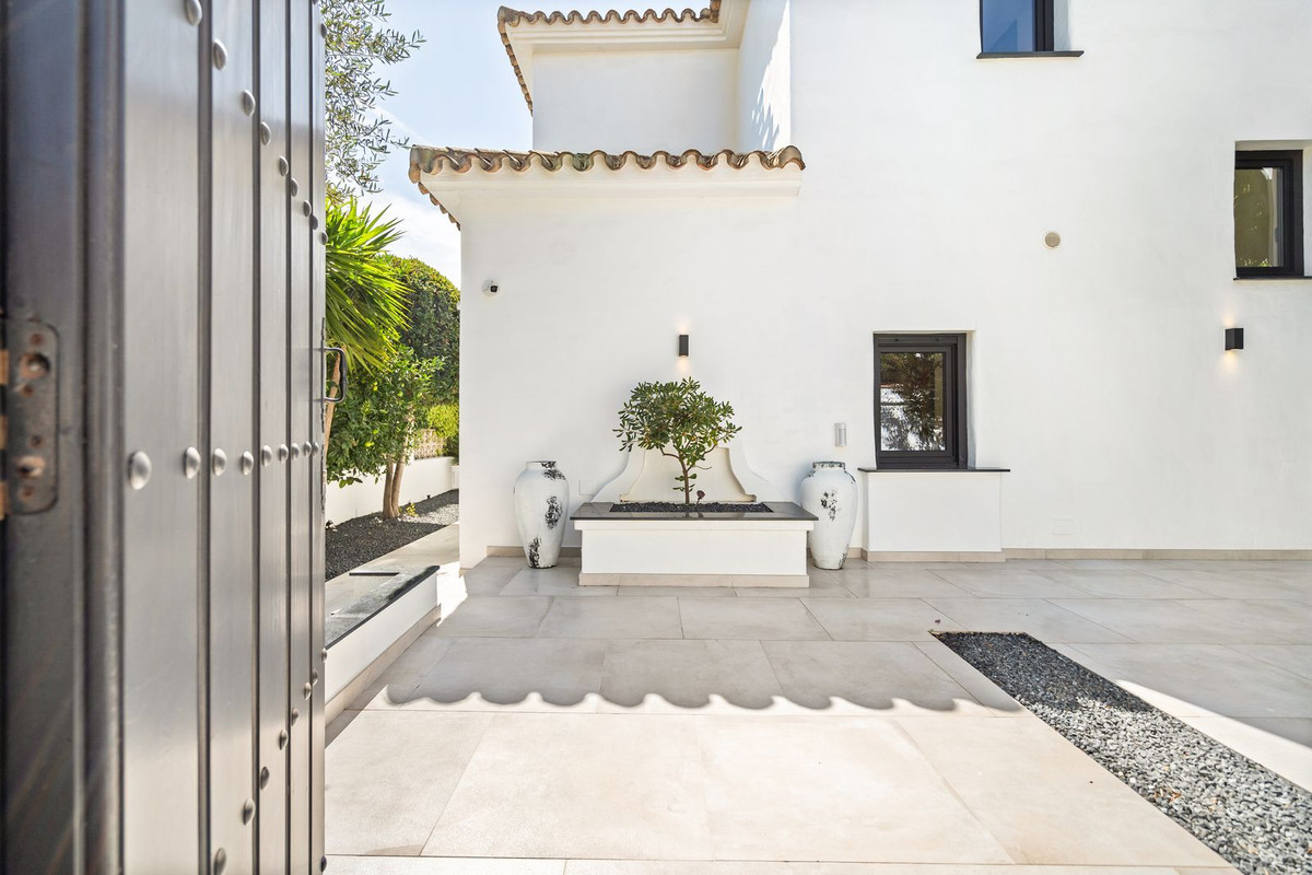 Image 36: Villa - Chalet For sale, Marbella, €2,495,000 [HFMs712064]