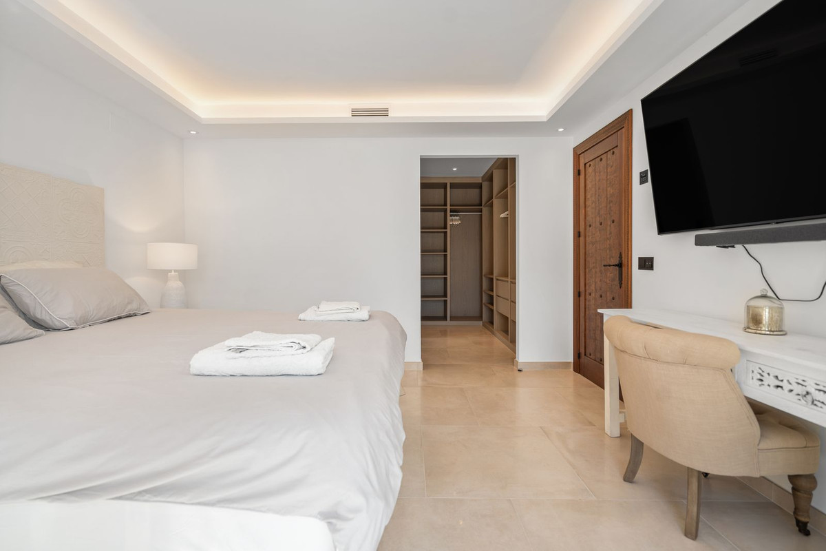 Image 12: Villa - Chalet For sale, Marbella, €2,495,000 [HFMs712064]