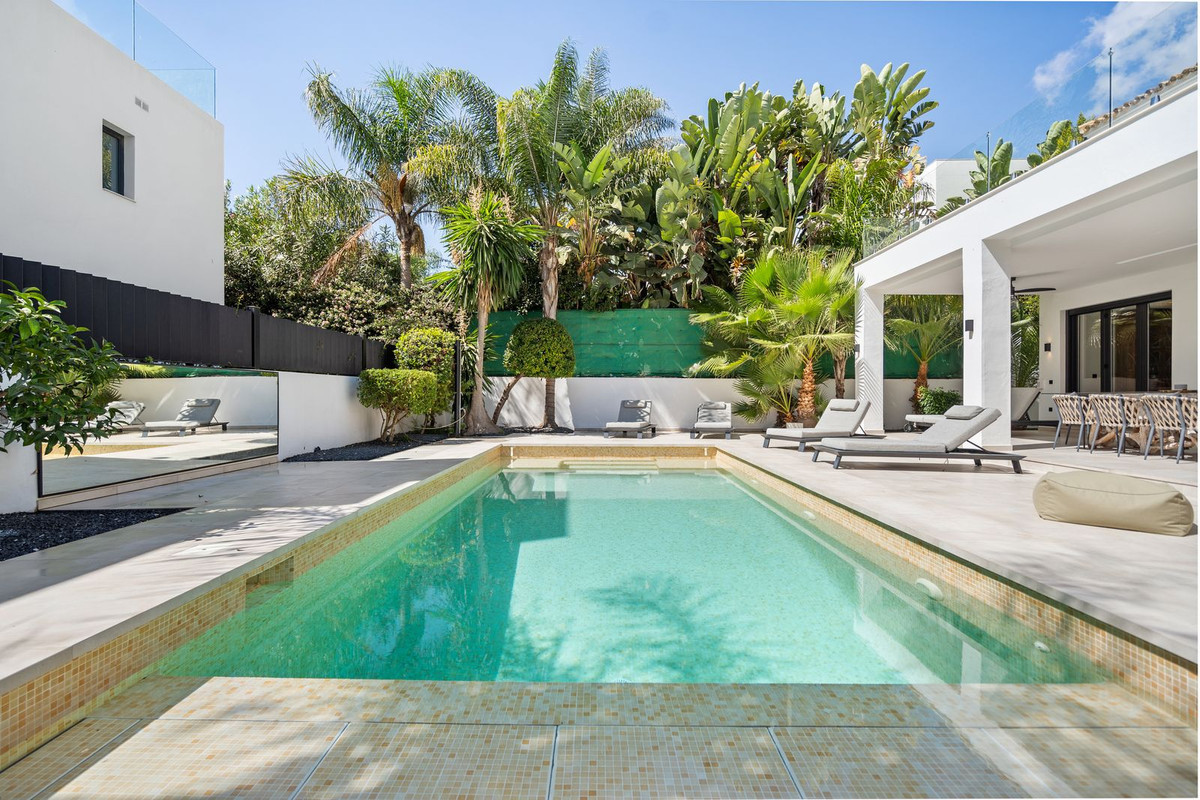 Image 39: Villa - Chalet For sale, Marbella, €2,495,000 [HFMs712064]