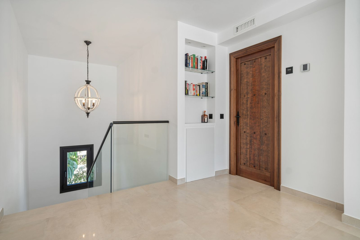 Image 22: Villa - Chalet For sale, Marbella, €2,495,000 [HFMs712064]