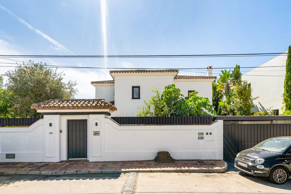 Image 42: Villa - Chalet For sale, Marbella, €2,495,000 [HFMs712064]