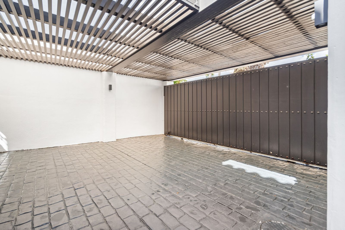 Image 37: Villa - Chalet For sale, Marbella, €2,495,000 [HFMs712064]