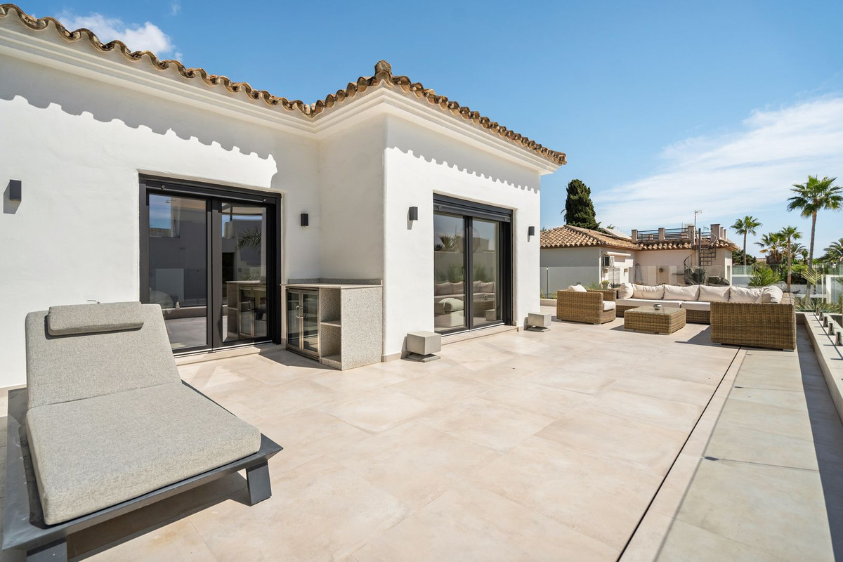 Image 25: Villa - Chalet For sale, Marbella, €2,495,000 [HFMs712064]